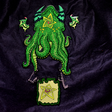 Load image into Gallery viewer, Summoning Cthulhu Enamel Pin SET LIMITED EDITION
